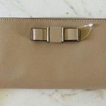 Coach Darcy Sand Bow Accordion Zip Continental Wallet Photo 0