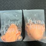 Kulani Kinis  Set Photo 1