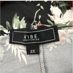 NWT Vibe Sportswear Women 2X Floral V Photo 4