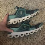 on cloud Running Shoes Photo 1