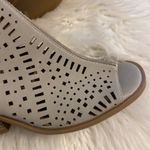 True Craft light gray Heels with Laser-Cut Design BNWOT size 9.5 see all photos Photo 1