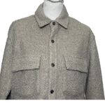 Vuori  NWT Sycamore Sherpa Shirt Jacket Women’s XS Dark Salt Snap Front Cropped Photo 2