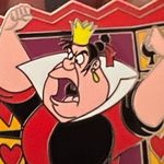 Disney  2015 pin Queen of Hearts Villain Alice in Wonderland playing card Photo 3