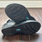 Bzees  Womens Dream Wedge Sandals Shoes Black Adjustable Ankle Strap Size 8 Photo 6