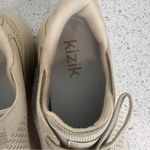 Kizik Lima Shoes Size Women's 8 Wide Men's 6.5 Wide Cream Beige Tan Photo 5