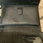 Tommy Hilfiger Women's Black Color Crossbody Wallet Purse Preowned Photo 4