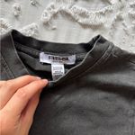 RSQ XS GRAY PINK ID RATHER BE ON VACATION CROP TOP Photo 1