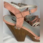 Guess Rose Blush Pink Suede Chunky Heel Sandals 8M Wooden 5” Heel Boho Open Toe Photo 2