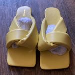 Pretty Little Thing Pale Yellow Square Toe Quilted Knot Mule Photo 2