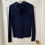 J Crew Navy Fitted Athletic Hoodie Signature Flex Thumbhole Shirt Size S NEW Blue Photo 1