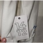 Puppy ''Feeling playful'' women's white hoodie medium Photo 1