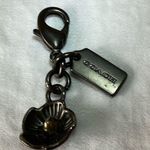 Coach : Black Tone Flower charm- small Photo 0