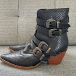 Matisse Harvey Snakeskin Buckled Ankle Boot Black Size 6.5 Photo 3