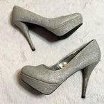 Sizzle by Coloriffics Silver Glitter High Heel Platform Pumps Size 9.5 Photo 3
