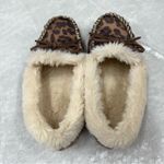 J.Crew  Woman's Size 7 CoZy Warm Leopard Calf Hair Moccasin Slippers Photo 1