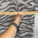 Equipment Femme 100% Cashmere Sweater Zebra Print Gray Photo 4