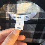 Old Navy  The Classic Shirt Black/White Plaid Button Down Shirt, Size Large Photo 1