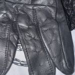 Elegant Black Leather Women's Gloves Photo 3