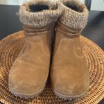 Khombu  Cozy Tan Ankle Boots Photo 3