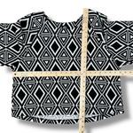 Bobeau Geometric Triangle Top Shirt Black White Medium Photo 10
