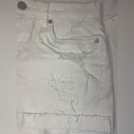 BLANKNYC NWT The‎ Fulton Boyfriend Distressed Denim Roll Up Short White Size 28 Photo 4