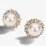 Versona Pearl Earrings Photo 0