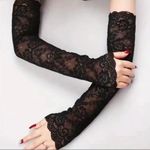 Black Gothic lace fingerless gloves with a floral lace design, Photo 0