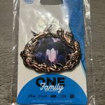 Disney  Pin - One Family - 2022 Pin Celebration - Family Portraits - Avatar Photo 0