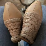 Stuart Weitzman Tan Wedge Sandal with Braided straw Heel Detail sz 9 Photo 8