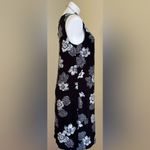 Ann Taylor  Black & White Floral Print Key Hole Button In Back Sz M With Lining Photo 1