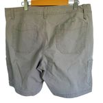 Eddie Bauer Slightly Curvy Short Womens 8 Grey Cargo Pockets Mid Rise Stretch Photo 4