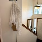 Vintage White large lace shawl with ruffles Photo 4