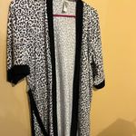 Jessica Simpson  medium animal print robe Photo 3