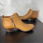 Lucky Brand Women's Basel Ankle Booties Caramel New Milled Old English Sz 7.5 Photo 4