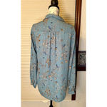 Likely a Medium Teal hidden button Down shirt w. Birds Butterflies & Foliage Photo 4