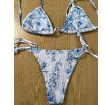 B22 New Womens 2Pc Bikini 👙 Swimsuit Tropical 🌴 Floral Print White Blue Medium Photo 2