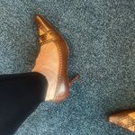 Manolo Blahnik 39.5 Brown tan Leather Women's Shoes heels pumps Photo 6