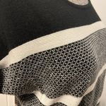a.n.a  Sweater top Blakc and White medium Photo 3