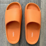 Target Women’s slides Photo 0