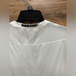 Nike  pro medium white top Photo 3