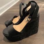 Krush Krishna Wedges Photo 1