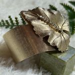 Vintage Maple leaf gold tone brushed cuff bracelet Photo 1