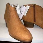 Old Navy NWT Women's Faux Suede Side Zip Western Ankle Booties Photo 2