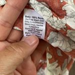 Fun 2 Fun size small Maley relaxed summer floral blouse v-neck red orange white Photo 3