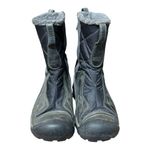 Keen  Boots Women’s size 7 Betty insulated size zipper winter black Photo 4