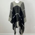 Woven Heart  Fringe Plaid Poncho NWOT Photo 9