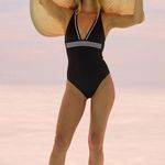 Trina Turk NEW! $172 MONACO PLEATED PLUNGE ONE PIECE SWIMSUIT BLACK/WHITE SZ 8 Photo 1