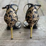 Guess  signature leopard print pumps Photo 2