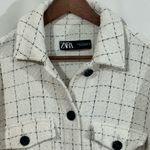 ZARA Women’s Tweed Plaid Check Shacket Jacket Medium Cream Black Button Front Photo 3