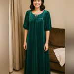 Vintage TOM BEZDUDA for Barad&Co, Saks Fifth Ave velvet home dress, green, S Green Size undefined Photo 1